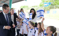 Herzog meets Costa Rica’s Jewish community during official visit