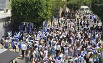 צילום: לודאים דגל ישראל הונף מחדש בלב רמת אשכול בלוד