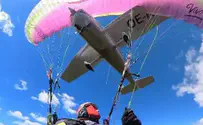 Screenshot Light aircraft collides with paraglider