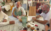 ללא קרדיט Встреча крайних взглядов раввина Шмуэля Элияху и Давида Шокена