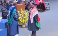 Преподаватель отказался вручить диплом из-за палестинского флага