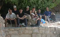 צילום: חיים דהן בחורי הישיבה הכשירו את מעיין עין ליאור
