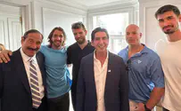 Dr. Joseph Frager and Harley Lippman meet with wounded soldiers