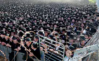 Gerrer Rebbe leads thousands in protest outside IDF prison