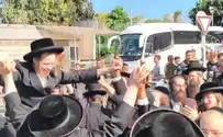צילום: מאיר פ. תיעוד שעורר זעם: ריקוד עם עריקים ששוחררו