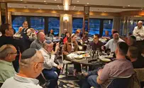 Раненый солдат встретился с тем, кто руководил его спасением