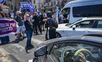 Violent clashes at entrance to Bnei Brak
