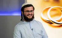 צילום: ערוץ 7 היועץ שכבש את הרשת: "תהיו שובבים"