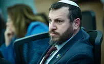 Minister Eliyahu chokes up with tears in the Knesset