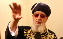 פלאש 90 יואל רפל: כך היה הרב עובדיה משיב ברדיו