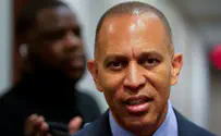REUTERS/Elizabeth Frantz Democratic leader Jeffries to vote against Israel aid restriction