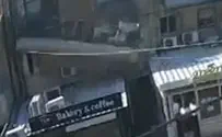 הצלה שערי חסד Video captures moment balcony collapses onto bakery in Jerusalem