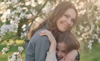 Shutterstock “Please Don’t Let My Children Lose Their Home"