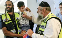 צילום: צפריר אביוב, פלאש 90 המפגש בין יובל בן ה-4 למתנדבים שמצאו אותו