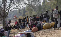 צילום: Anadolu via Reuters Connect כאוס בגבול: אלפים הסתערו