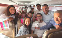 צילום: אלישע חנקין, משרד העלייה והקליטה 140 עולים מצרפת נחתו בישראל, העולה המבוגרת ביותר בטיסה בת 85