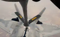 US F-22 refuels over the Middle East