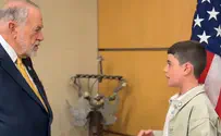 צילום: מתוך הטוויטר של השגריר האקבי הנער מעתלית שהדהים את שגריר ארה"ב