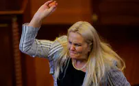 צילום: REUTERS ביצים בפרלמנט: המחאה שיצאה משליטה