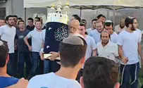 צילום: באדיבות המצלם ספר תורה חדש לרגל יום הולדתו של הרב לפיד
