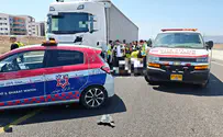 צילום: תיעוד מבצעי מד"א ירד לתקן פנצ'ר - ונהרג מפגיעת רכב