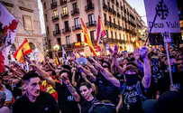 Far-right activists give Nazi salutes in heart of Madrid