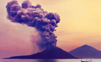 iStock Mount Anak Krakatau erupts