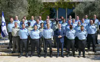 צילום: ללא 30 השוטרים המצטיינים קיבלו את הכבוד