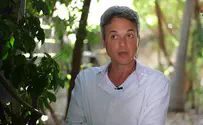 צילום: באתר "הידברות" בן ארצי: תפילה מרגשת - רגע לפני הופעה