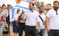 צילום: בתיה שרעבי מעל 10,000 בני אדם צעדו מגנים לכדים