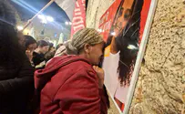 Hymanut’s mother prays for her return at Western Wall