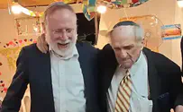 Screenshot 99-year-old Auschwitz survivor dances with Jerusalem yeshiva dean