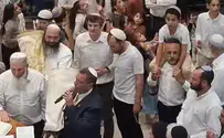screenshot Watch: Jerusalem mayor attends 'second hakafot' at Machon Meir