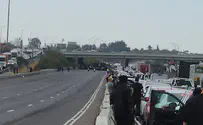 Extremist haredi protesters block Gan Yavne Interchange
