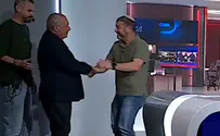 צילום: i24 "לא אשב תחתיו": החיבוק המפתיע באולפן