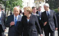 Peres Salutes Red Army 65 Years after Defeat of Nazi Germany