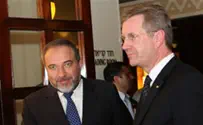 West Wants to Be Deceived by Iran, FM Tells German President