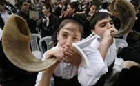 Jewish Graves Desecrated in Iran