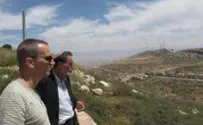 Israel news photo: Shomron Regional Council TV Celeb Visits Jews in Samaria, Says it Was 'Revolutionary'
