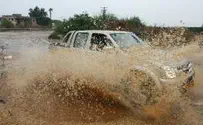 Air Force Rescues 14 from Negev Floods; One Dead