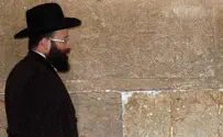 Kotel Rabbi: Women in Tallits 'Provocateurs'