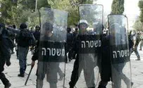 Israel news photo: Flash 90 9 Cops Hurt in Arab Riots on the Temple Mount