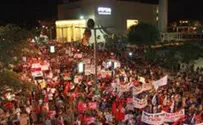 Protest: Organizers Think Big, Ketzaleh Thinks Bigger