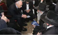 Arutz Sheva: photo by Yosef Avi Angel Peres to Mourners of Slain Rabbi: Remember ‘Thou Shalt not Kill’