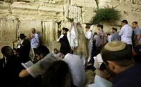 Arabs Vandalize Cars of Kotel Worshippers