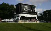 World's Largest Stove Destroyed By Fire