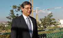 Ayalon: Israel Speaks Loudly and Carries a Mini Carrot