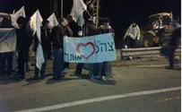 Mechina Students Demonstrate in Support of IDF