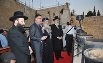 באדיבות הקרן למורשת הכותל המערבי Около 40 тысяч человек посетили Западную Стену на Хануку