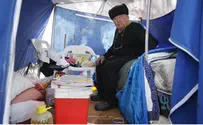 "לא לפנות המאהל בגן סאקר"